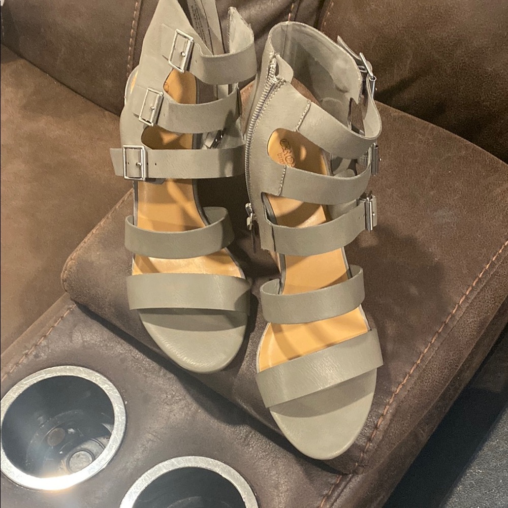 Crown vintage Gray Gladiator Sandals